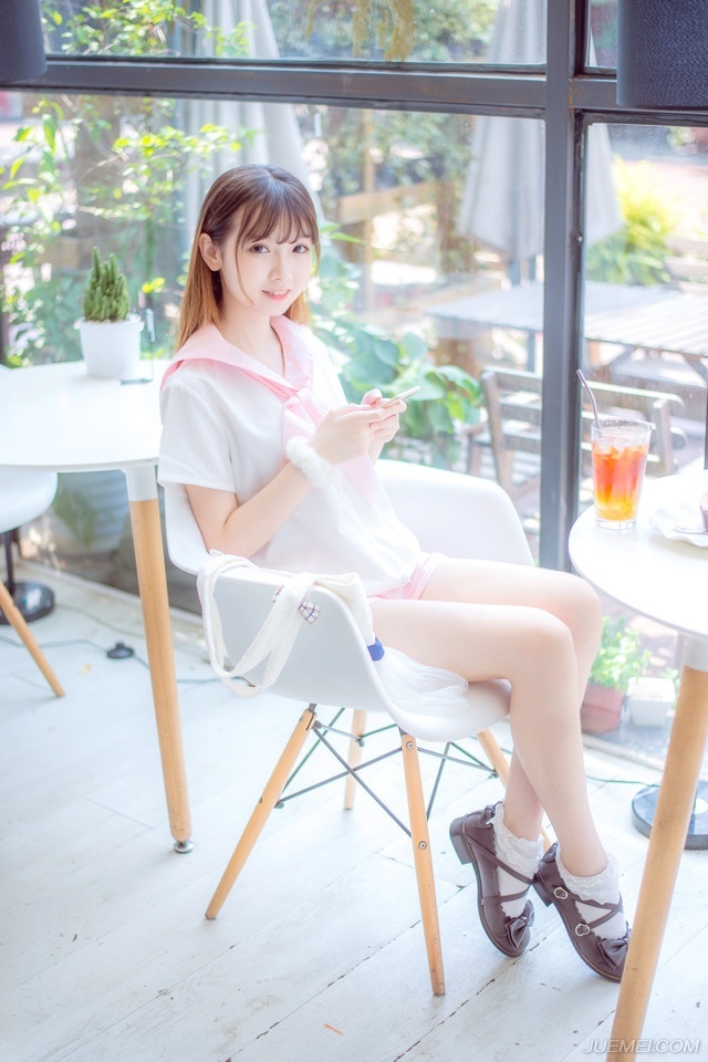 “呵~”孟达摇了摇头，冷笑道：“我对刘璋忠心耿耿，但刘璋荒淫无度，寻访我家时，见我妻子姿色出众，竟起了歹心，数次向我暗示，我孟达虽不是什么好人，却也不能坐以待毙。”
